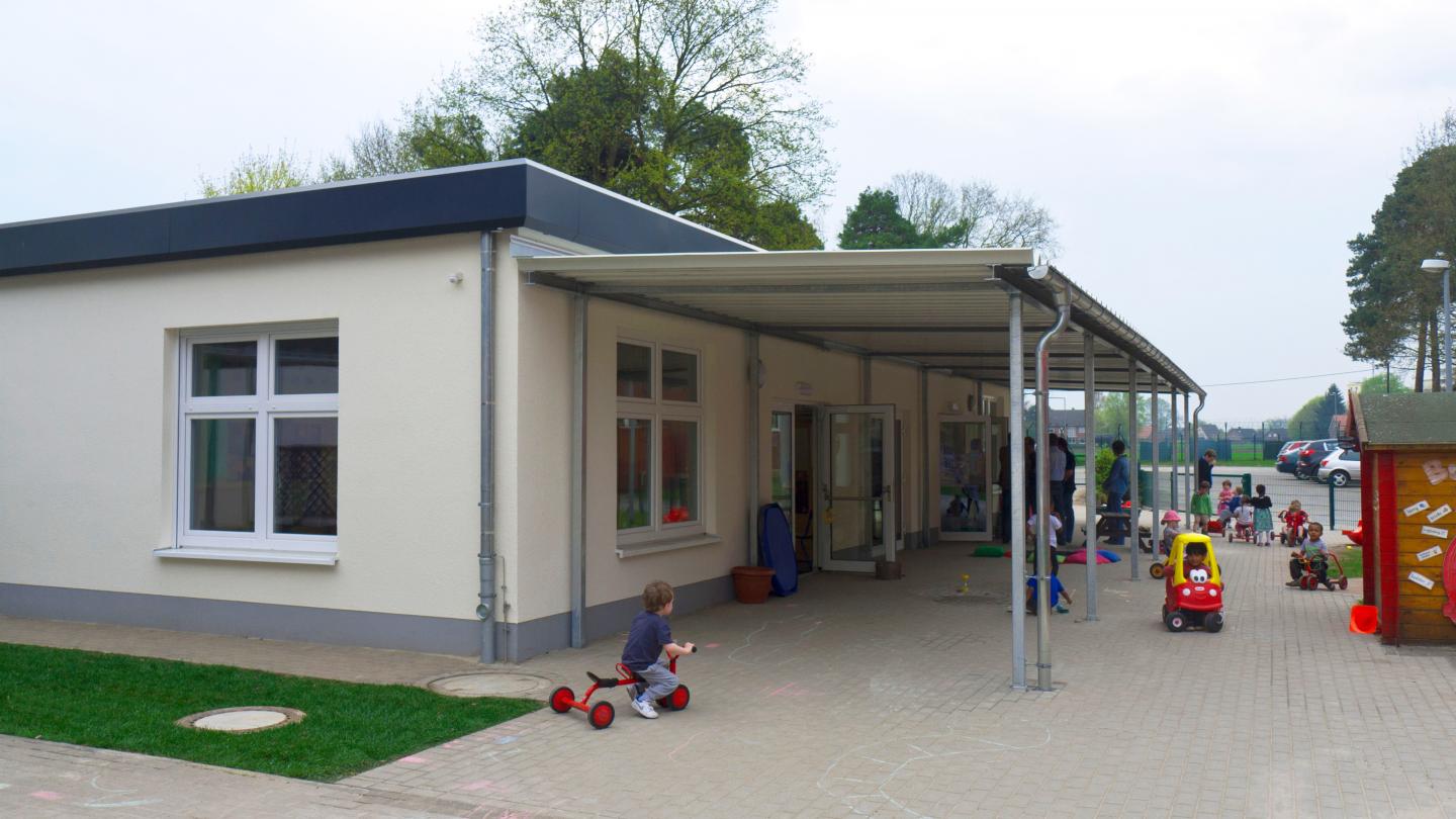 Heller und freundlicher Kindergarten in Modulbauweise