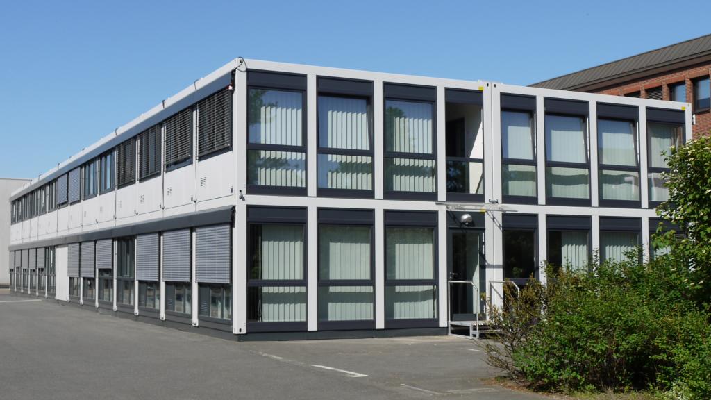 Bürogebäude in Systembauweise mit Glasfront in Varel