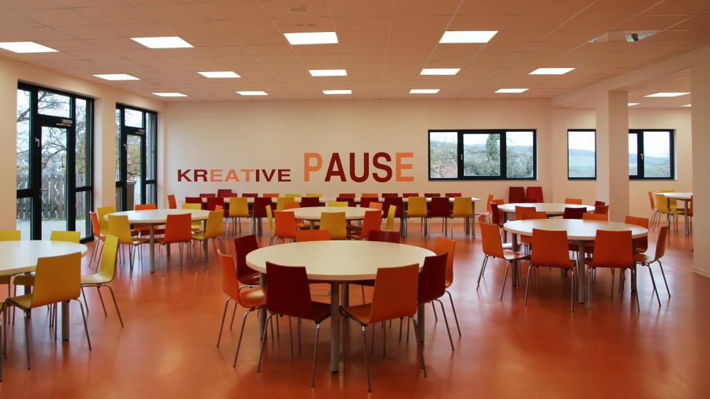 Pausenraum der Mensa in der modularen Schule mit Ganztagsbetreuung Külsheim