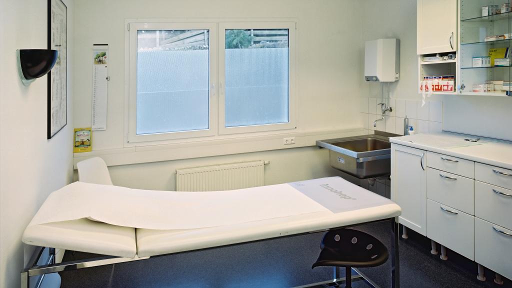 Krankenhaus_Scharnebeck_Innenansicht_Behandlungszimmer_Patienten-Liege_1