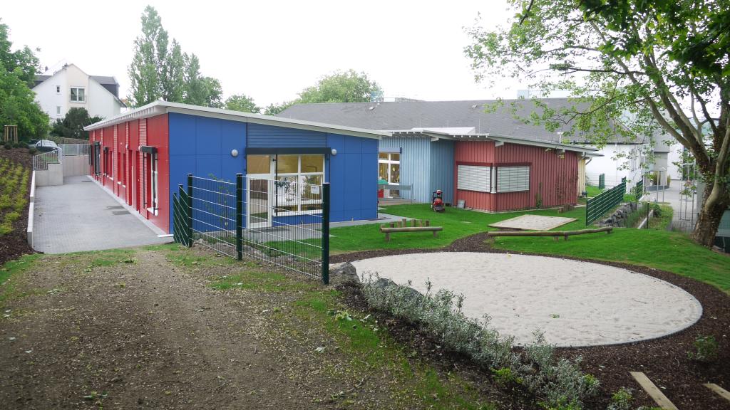 Erweiterungsbau_Modulbau_Kindertagesstaette_Bullerbue_Aussenansicht_Garten