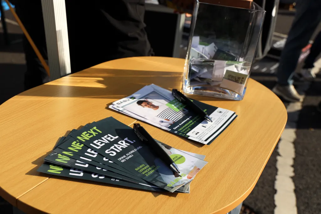 Flyer und Informationsmittel für die Schüler und Schülerinnen mit dem Aufruf: Next Level Start
